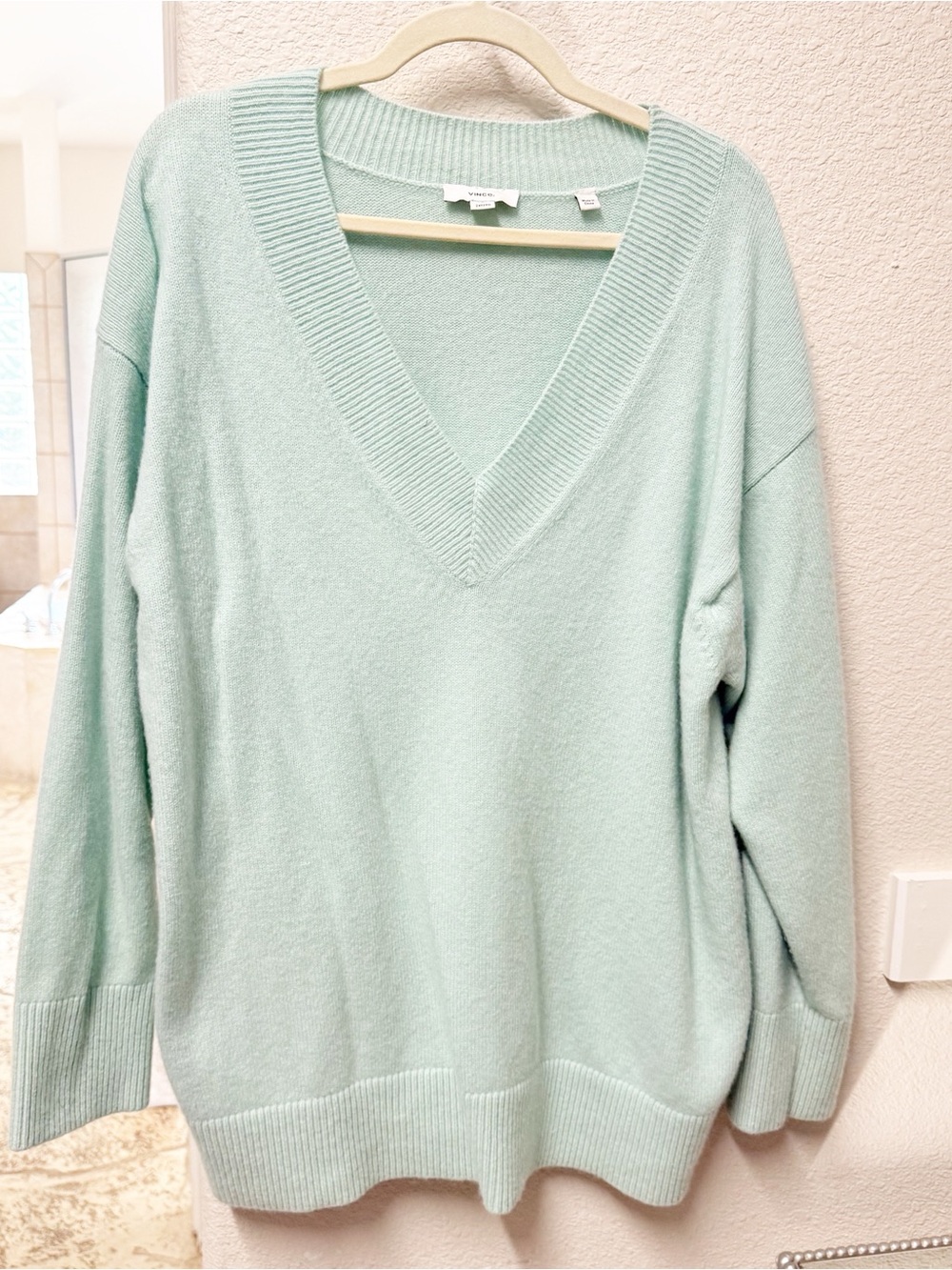 Vince Mint Green V-Neck Cashmere Blend Sweater 2X - Picture 2 of 5